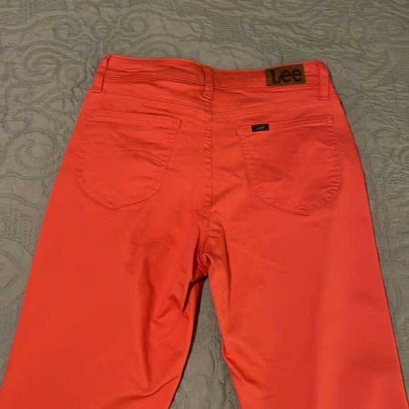 Lee 6M Poppy Color Mid Rise Capri Jeans - Picture 2 of 5
